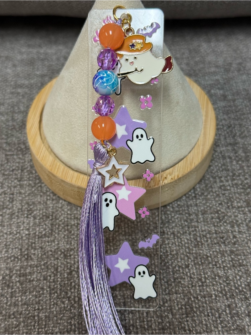 👻 Acrylic bookmark “Ghost” design, beads and 2 Charms. NWOT (Size small ) - Picture 4 of 8